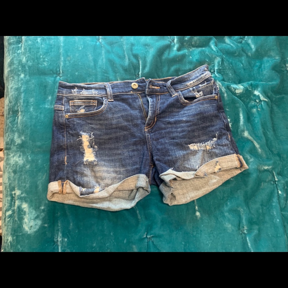 Sneak peak shorts